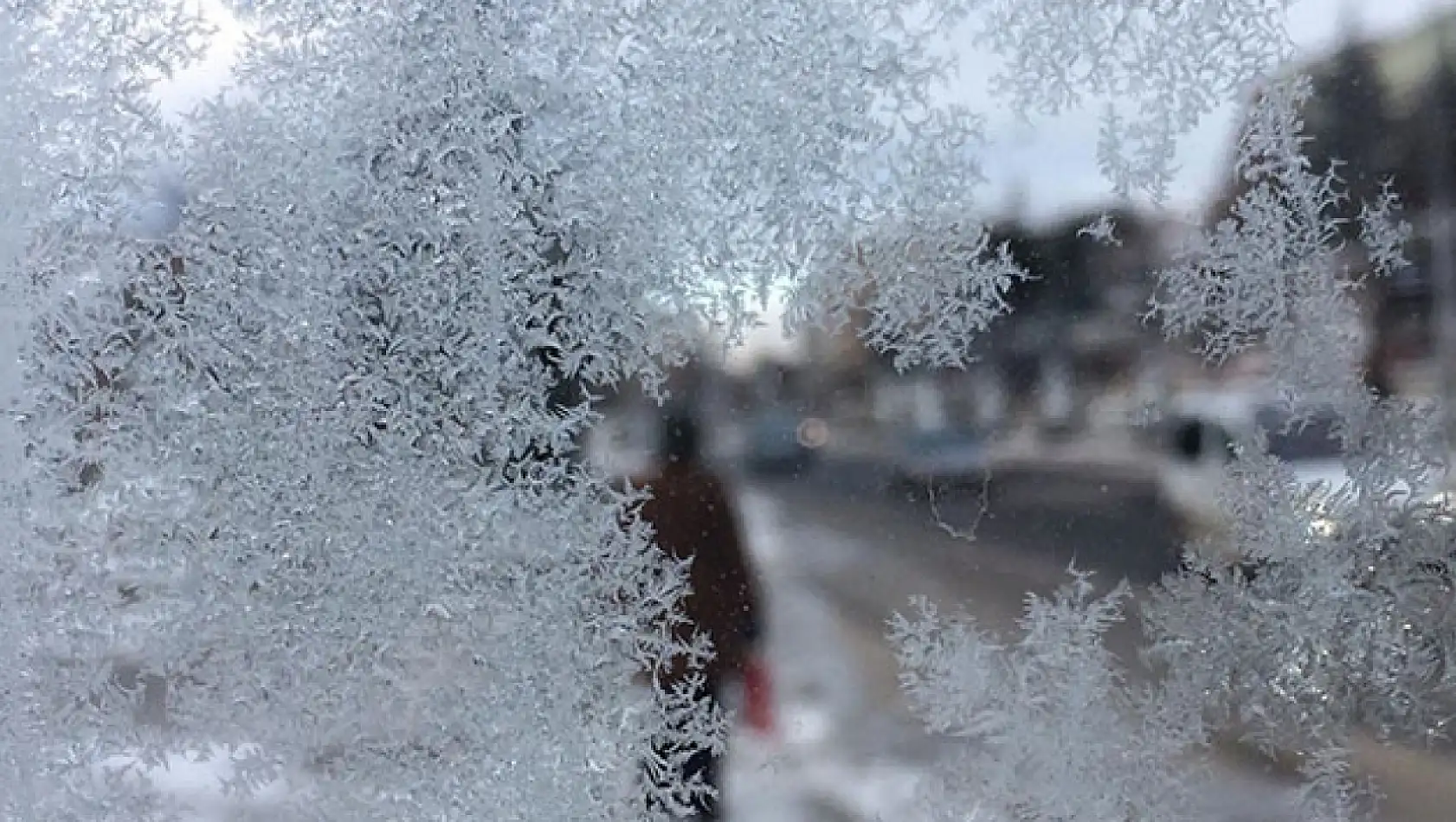 Meteorolojiden uyarı var! Karlı bir güne uyanan Kayseri'de hava nasıl olacak?