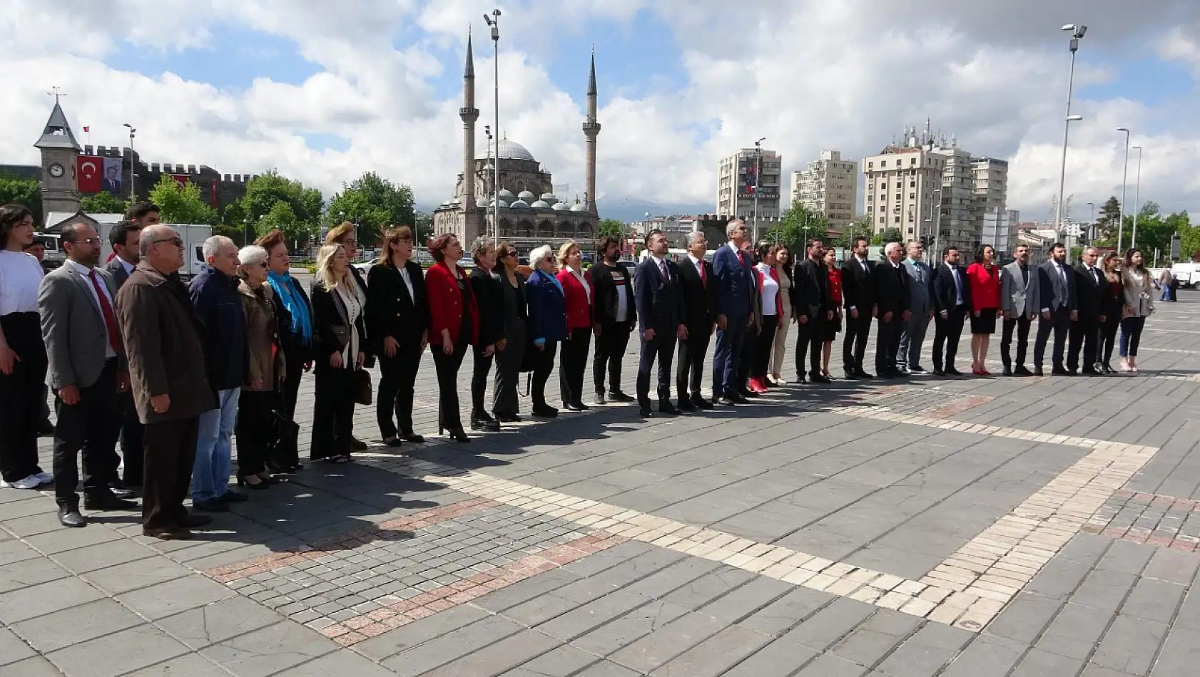 'Eczacı varsa hayat var'