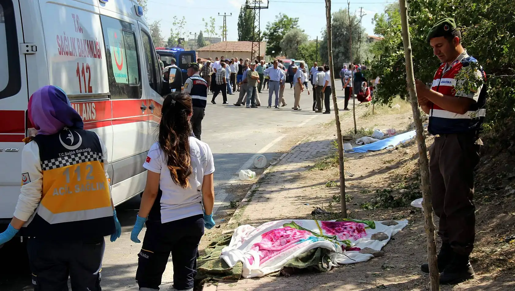 Acemi sürücünün çarptığı akrabası olay yerinde hayatını kaybetti