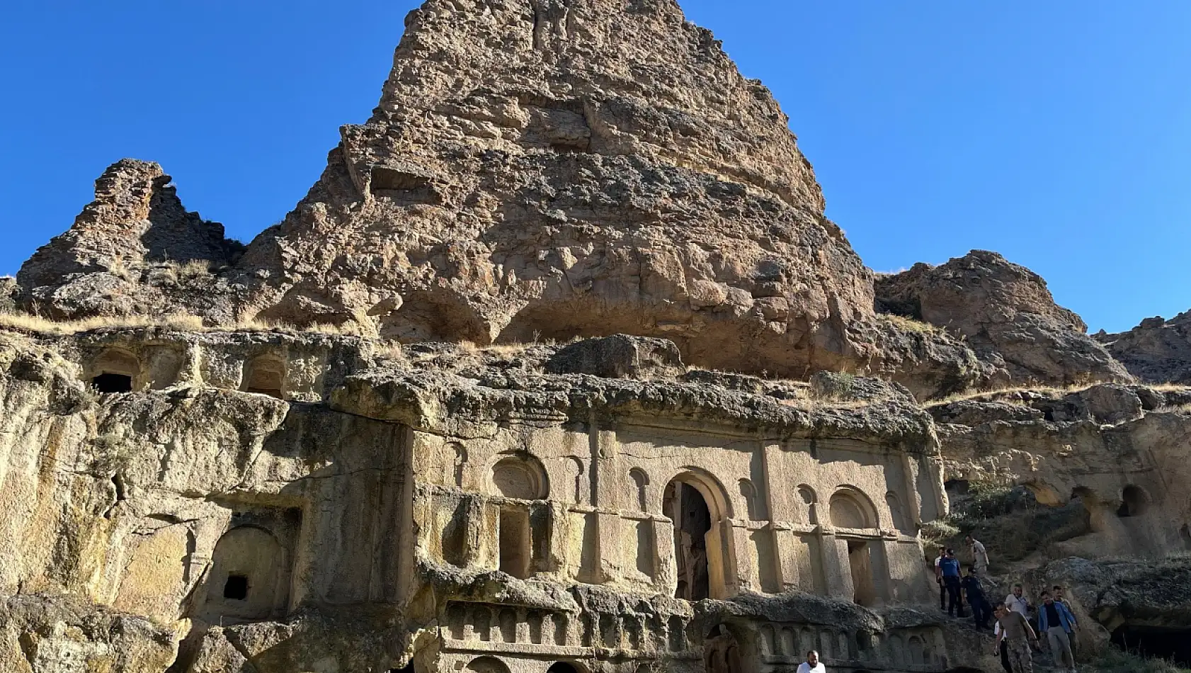 Erciyes'in bu yeşil vadisini gördünüz mü? Binlerce yıllık hikayeleri barındırıyor