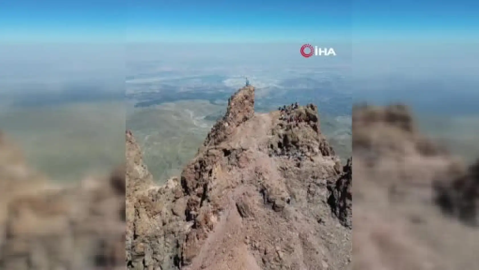 Erciyes'in zirvesinde bu pankartı açtılar! Bakın üzerinde ne yazıyor?