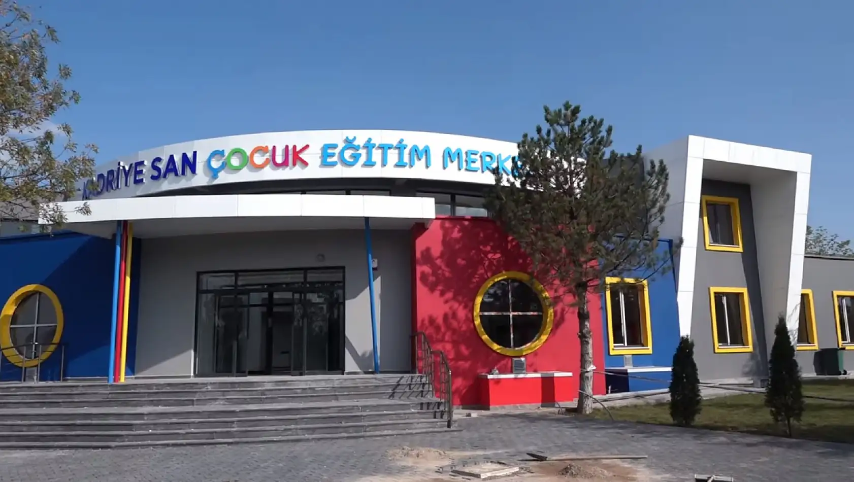 Erciyes Üniversitesi'nde merakla beklenen çocuk eğitim merkezi açıldı! Veliler kayıt olmak için yarışacak