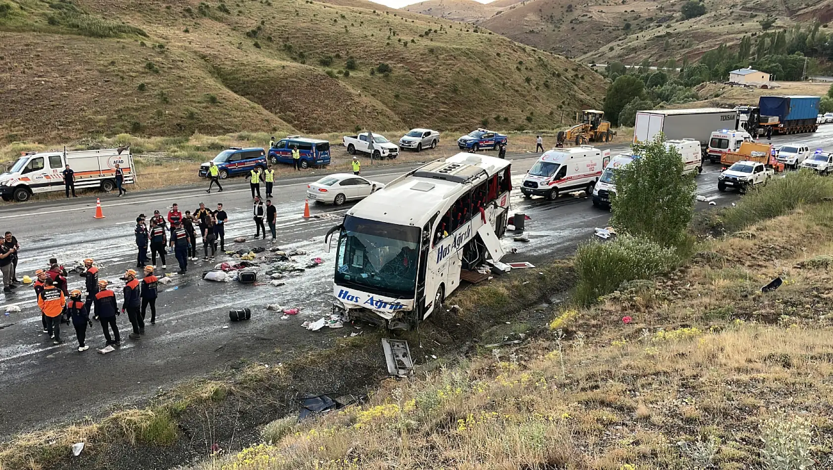 Komşu Sivas'ta can pazarı: 3 Ölü, 24 yaralı var!