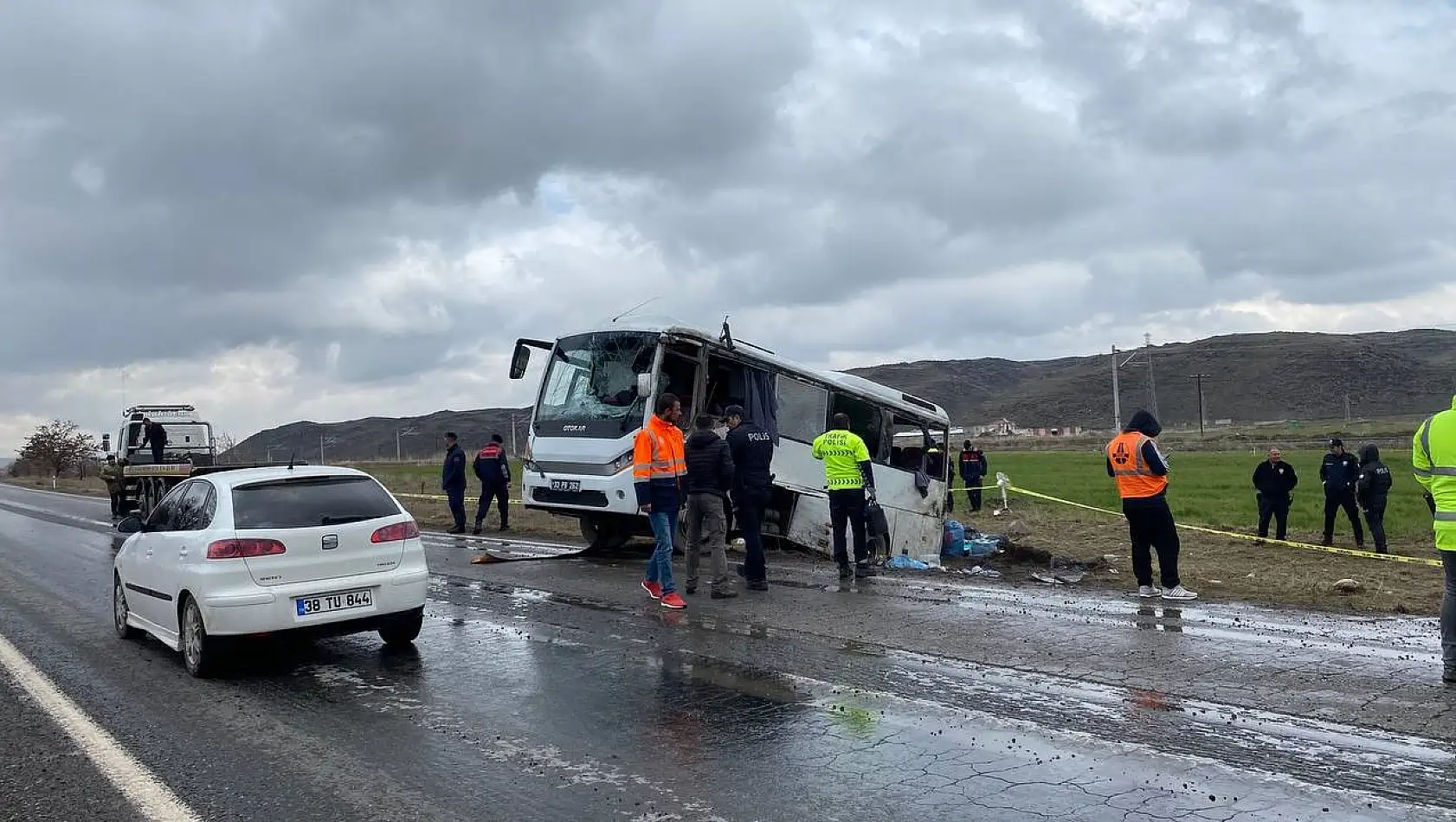 İncesu yolunda kaza: 1'i ağır 11 yaralı