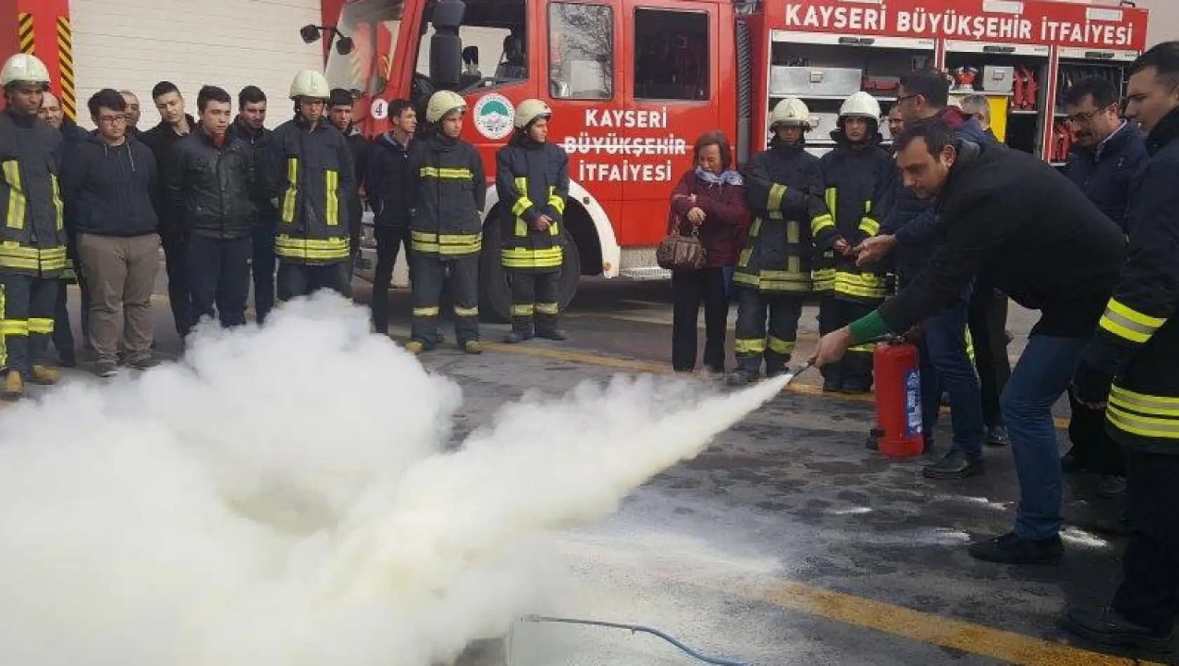 İtfaiye personeline halatla kurtarma eğitimi verildi!