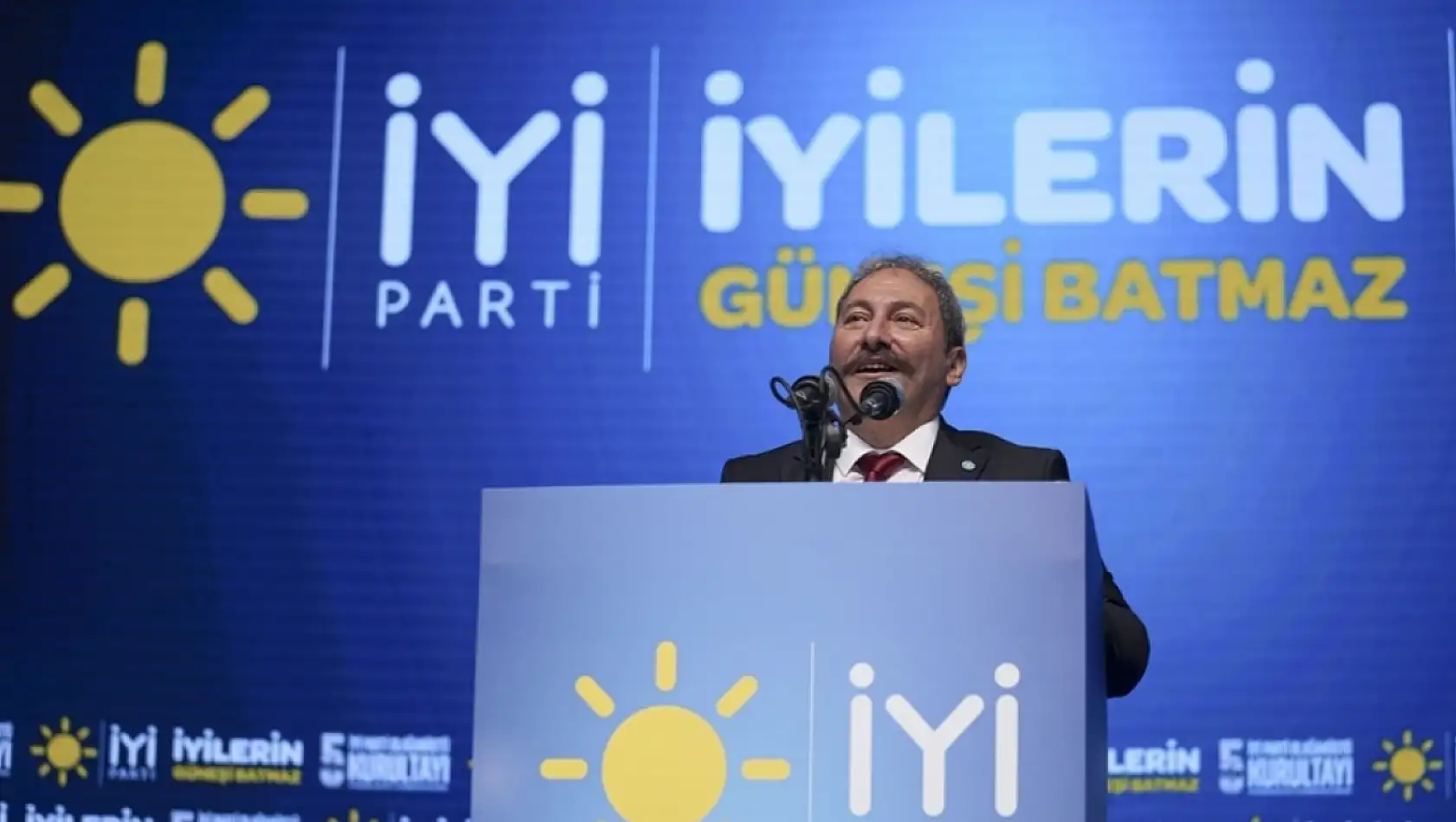 İyi parti'de o isim adaylıktan çekildi, seçim üçüncü tura kaldı