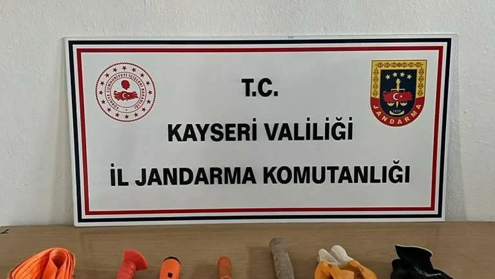 Kaçak kazıya suçüstü: 2 Gözaltı