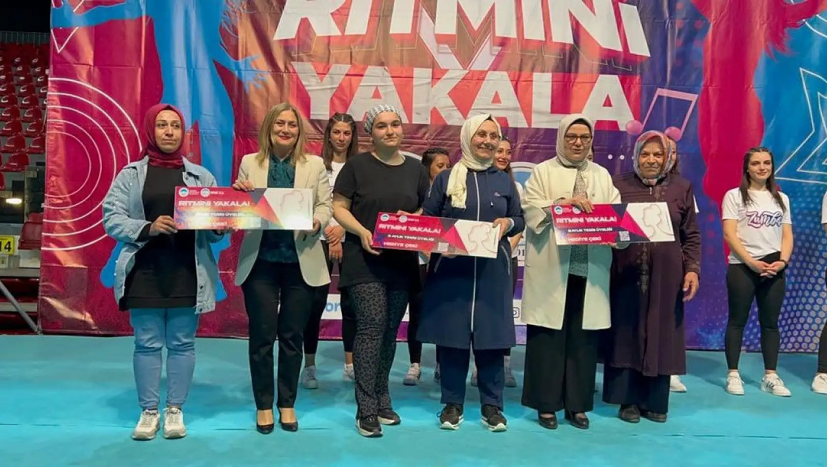 Kayseri'de zumba yaptılar...