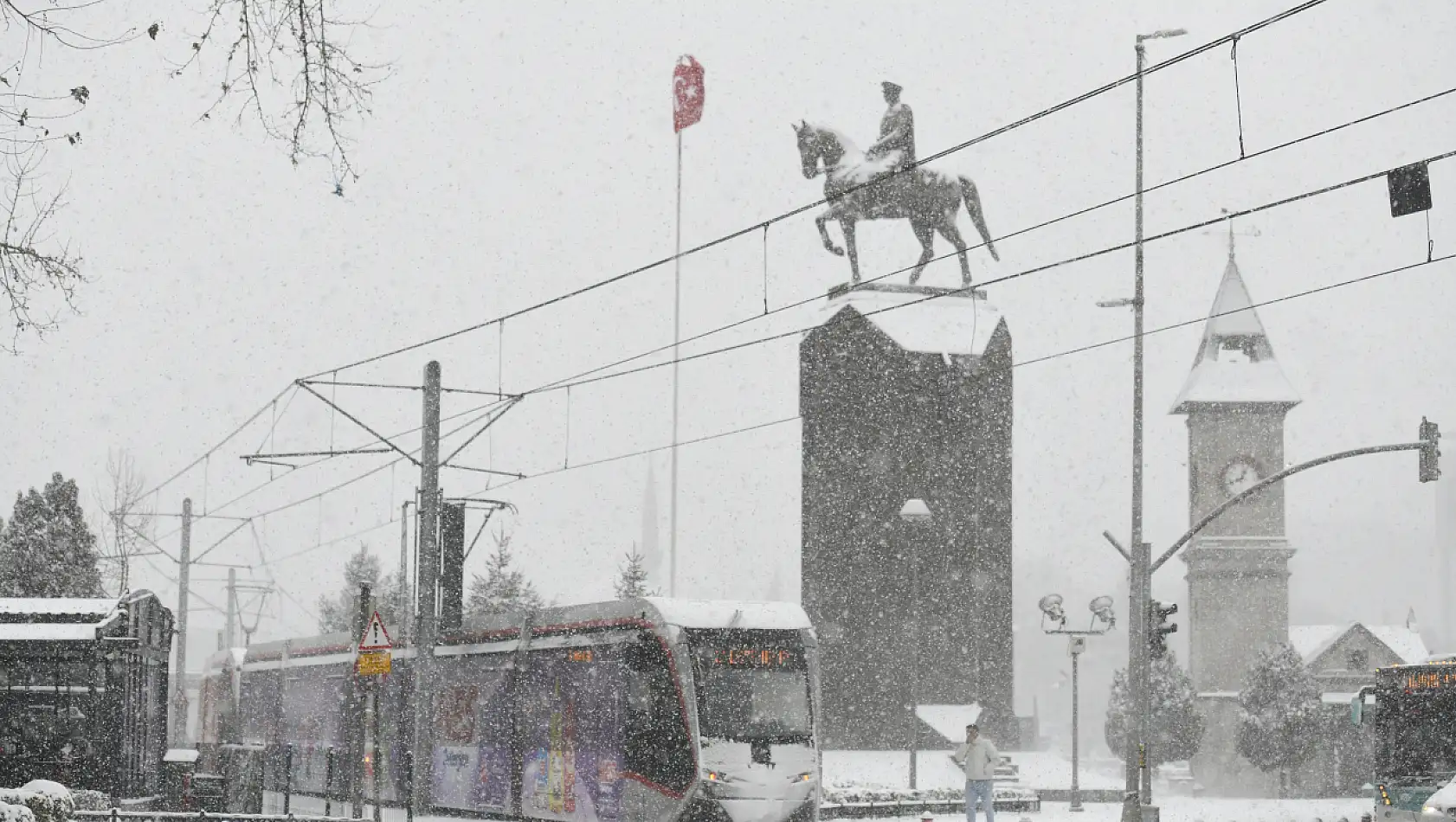 Kayseri'de 137 mahalleye ulaşım sağlanmıyor!