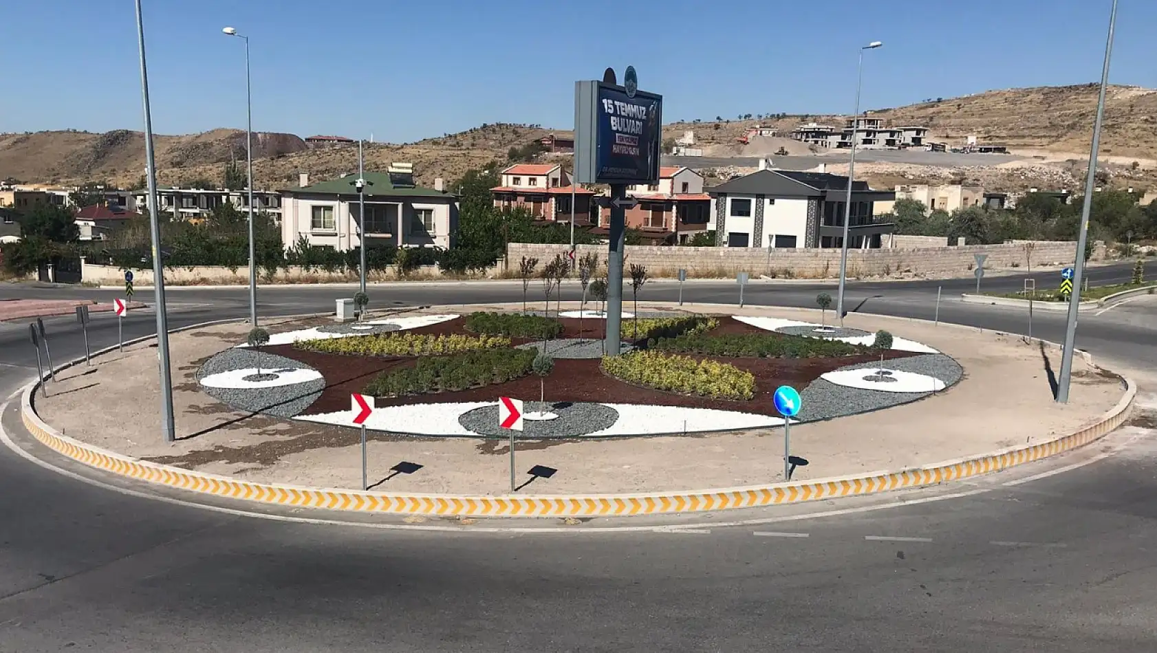 Kayseri'de kavşaklar kuru peyzajla buluştu