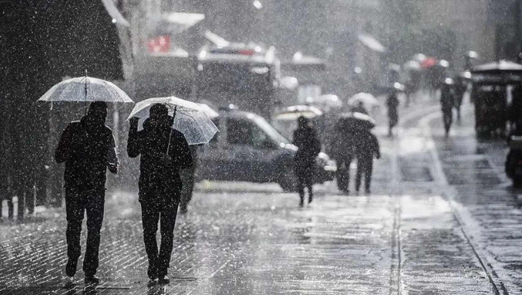 Kayseri'de kavurucu sıcaklara şiddetli yağmur molası! Meteoroloji uyardı!