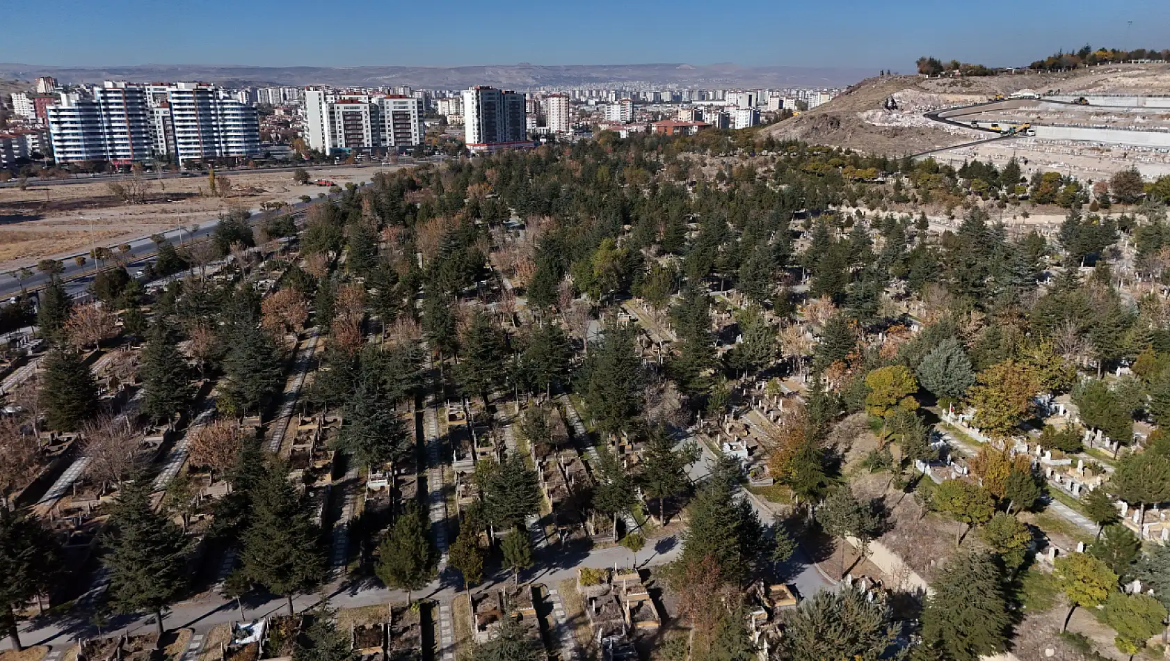 Kayseri'de renkli ağaçlar, hüzünlü manzaralar