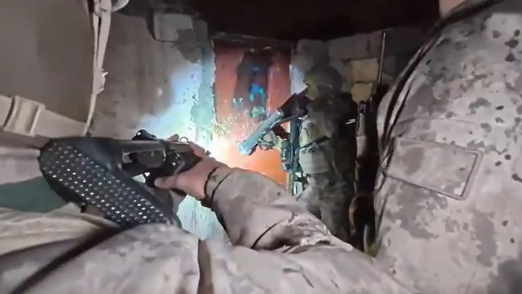 Kayseri'de şafak vakti kapılar koçbaşlarıyla kırıldı, işte ele geçirilenler!