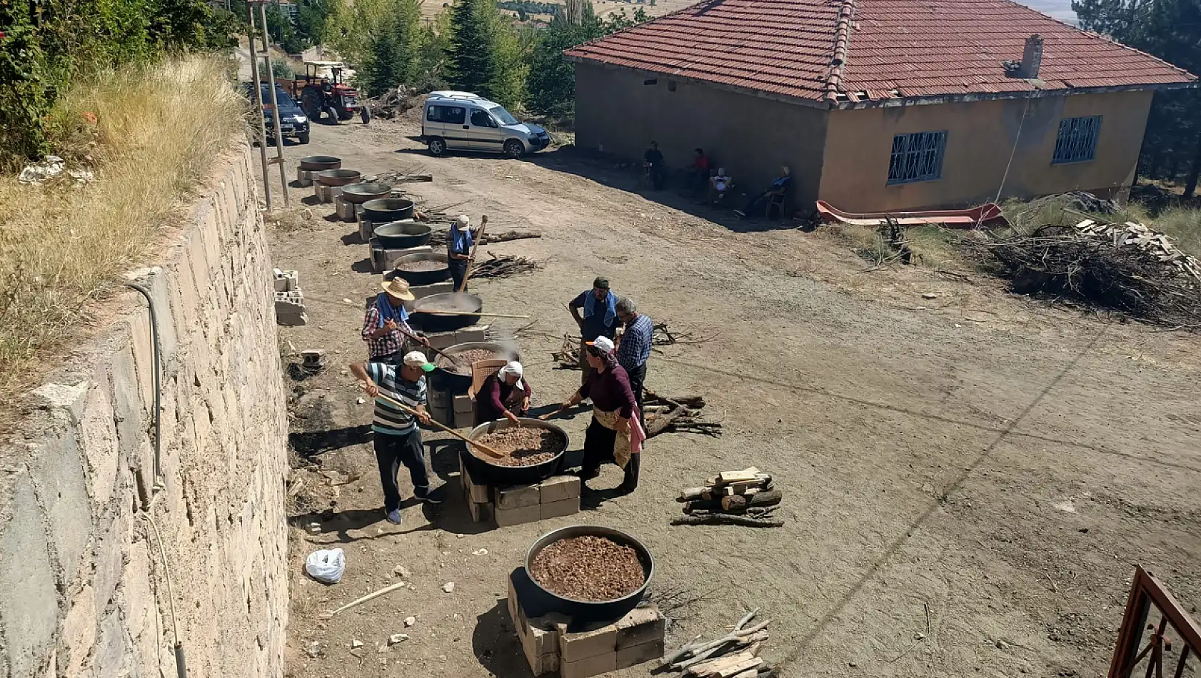 Kayseri'de şenlik yapıldı! Dev kazanlarda pilav mesaisi