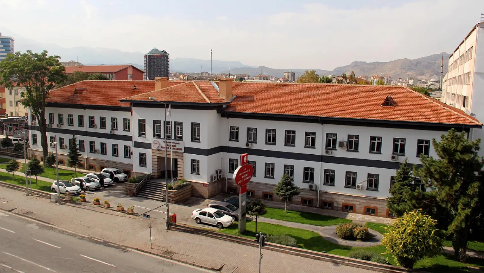 Kayseri Devlet Hastanesi dükkan kiralayacak!