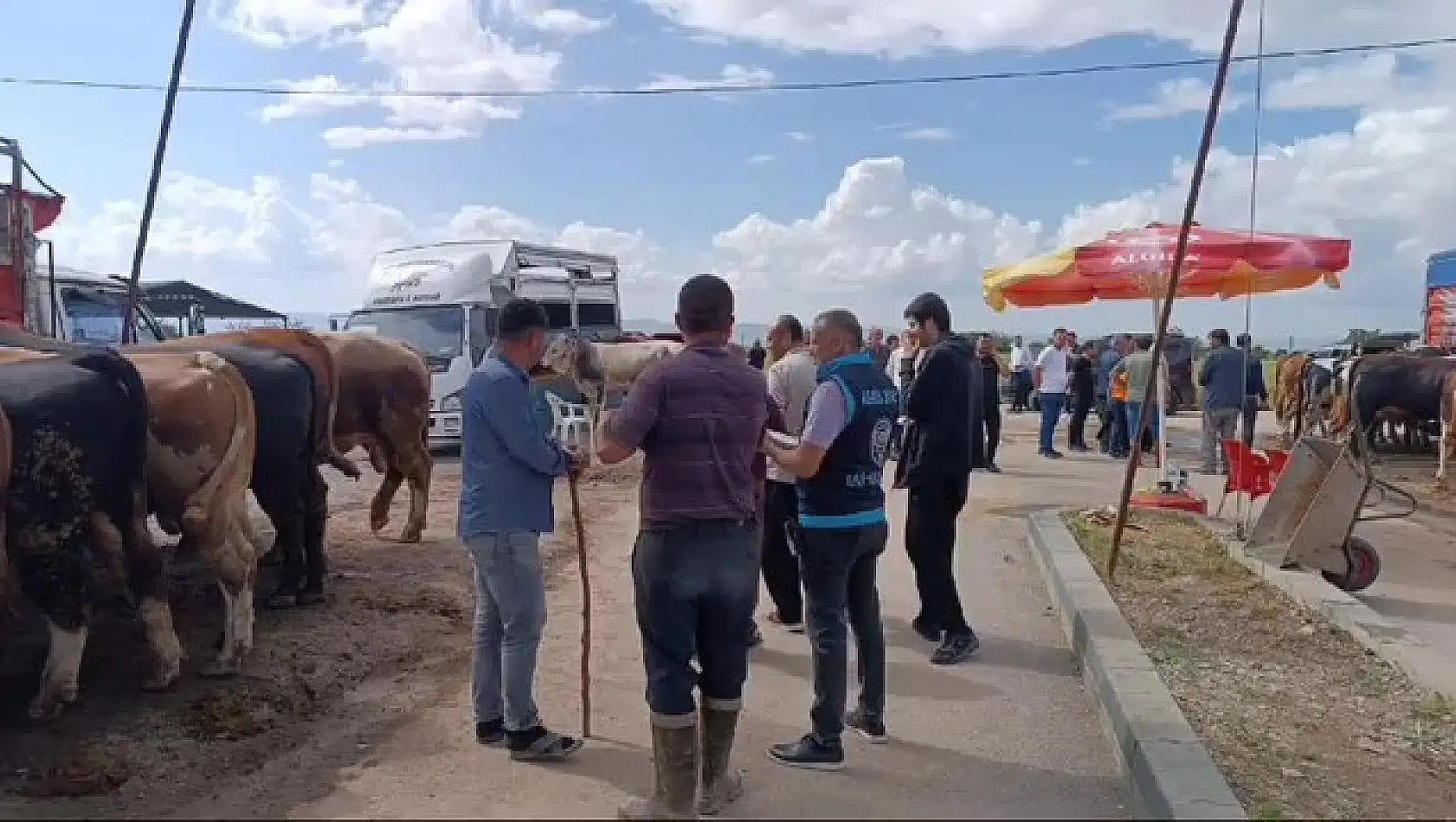 Kayseri Emniyeti uyardı: Kurbanlık alırken dolandırılmayın!