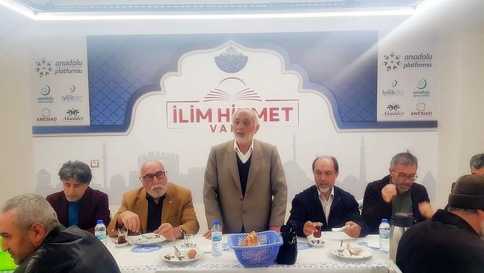 Kayseri Gönüllü Kuruluşları İlim Hikmet Vakfı'nda Buluştu
