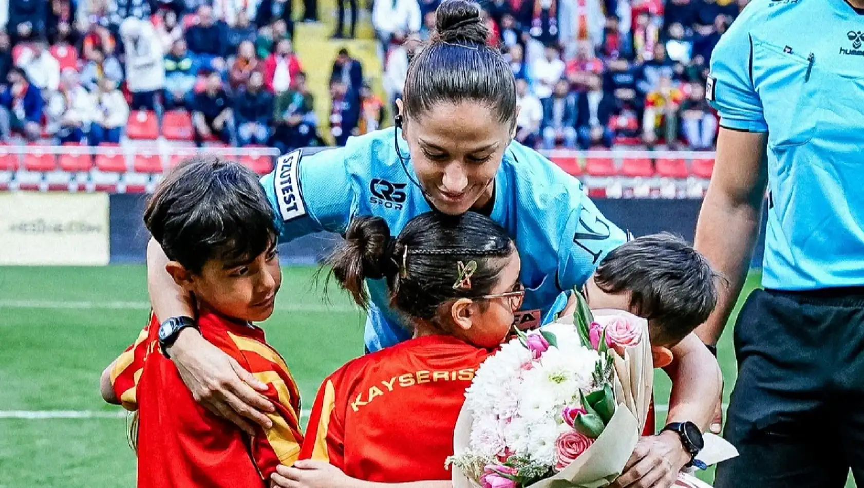 Kayserispor'da bu sezon ilk kez yaşandı! Plaket verildi