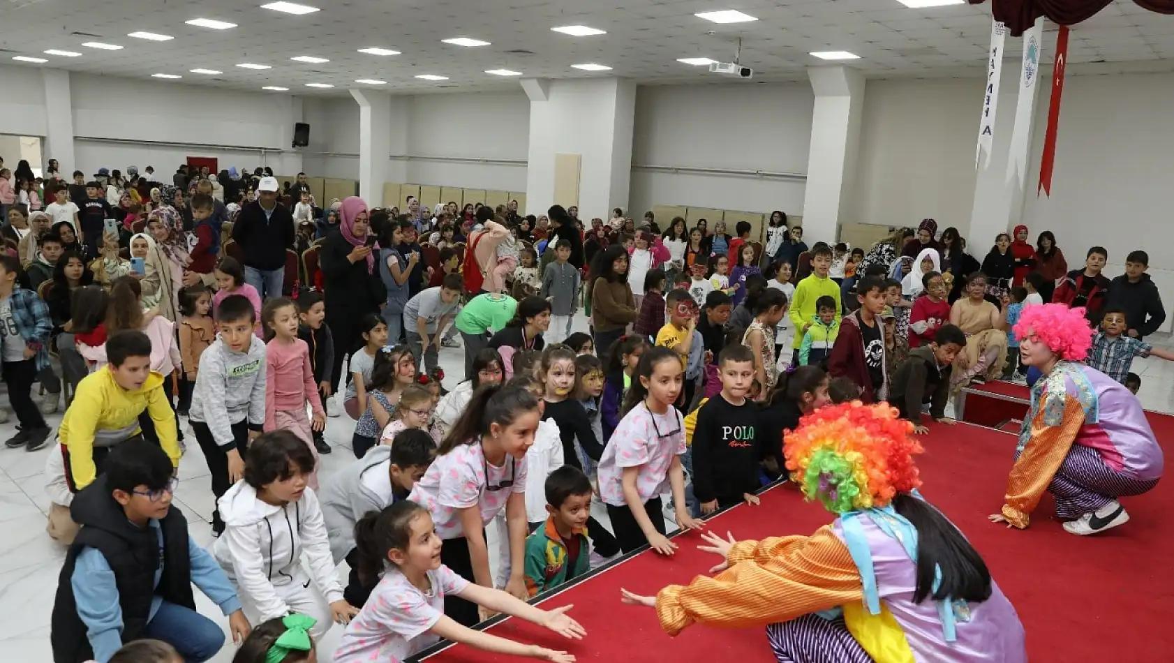 Konser, maskot, bubble show ve bol eğlence Pınarbaşı'nda!