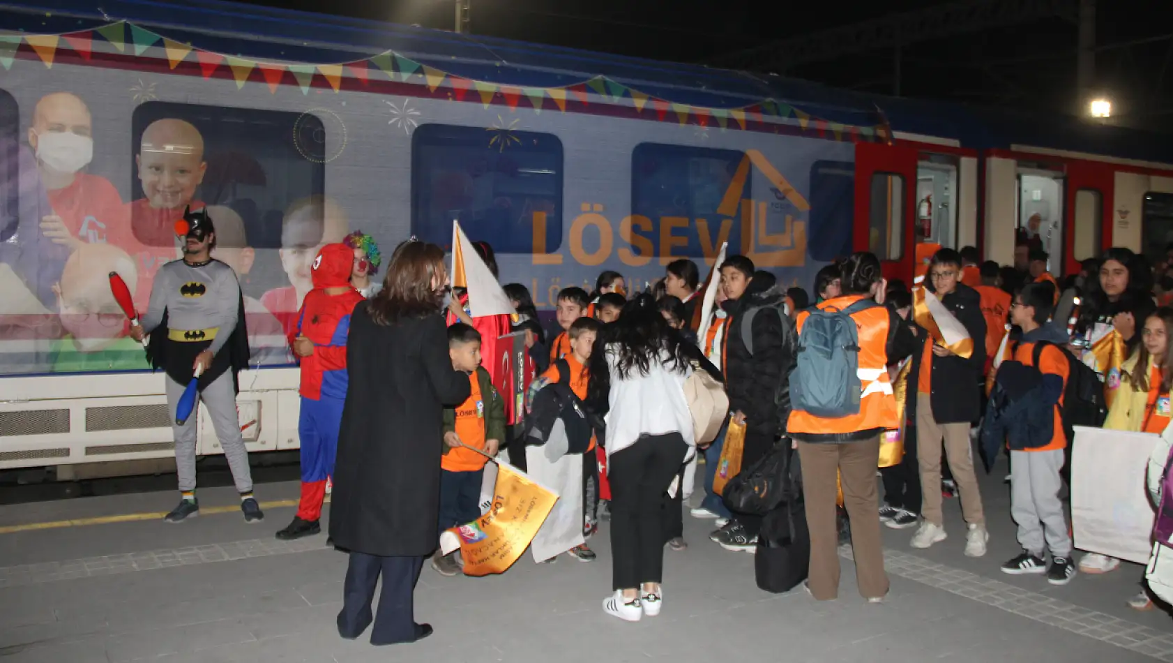 Lösemili çocuklar için Nostaljik Sevgi Treni Kayseri'ye geldi