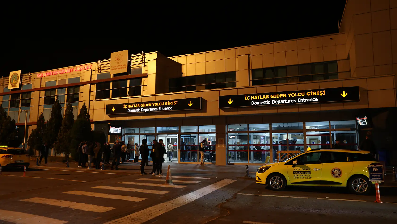 Malatya-Ankara seferini yapan uçak Kayseri'ye acil iniş yaptı!