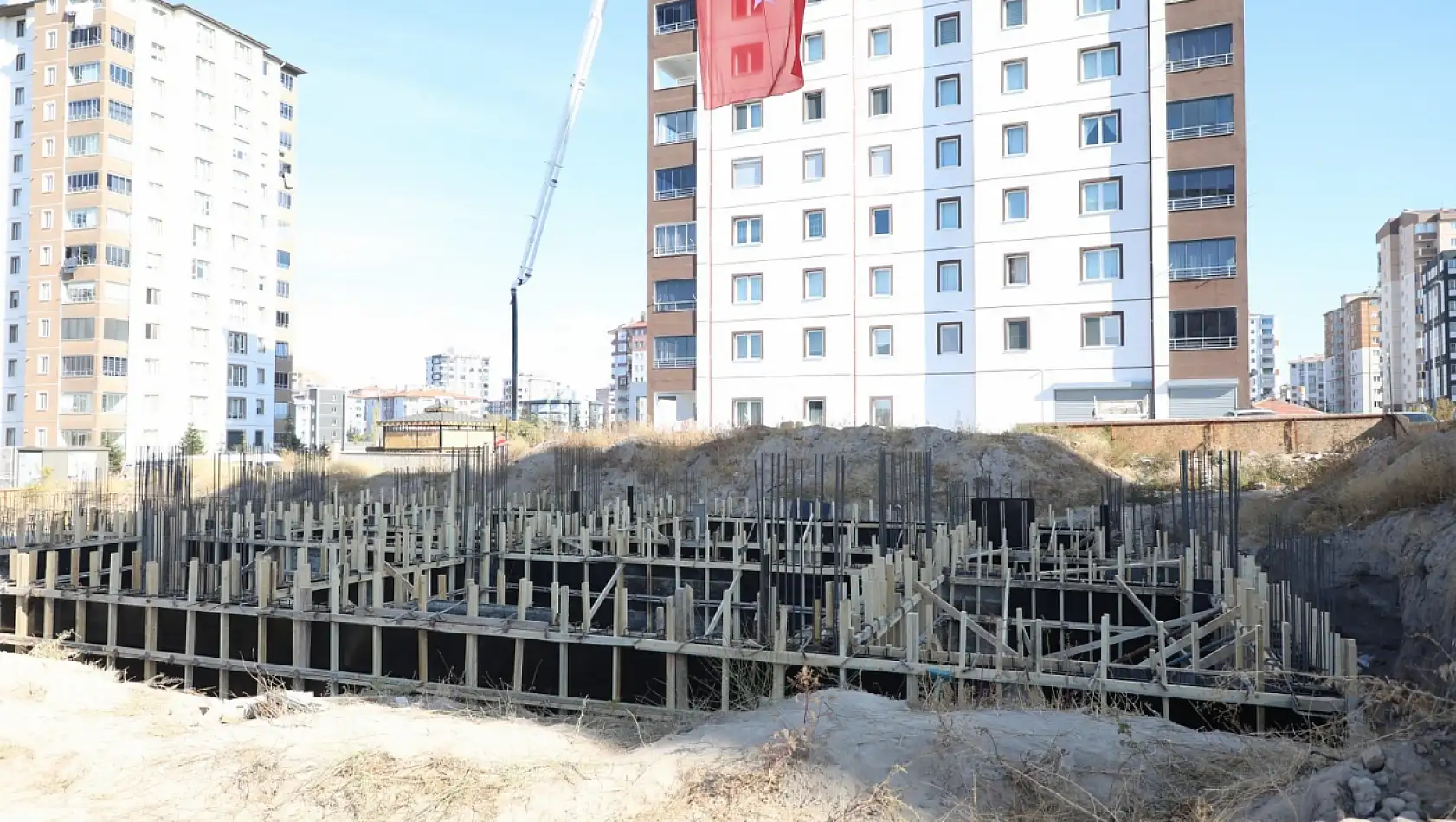 Melikgazi'de bir ilkokulun daha temelleri atıldı