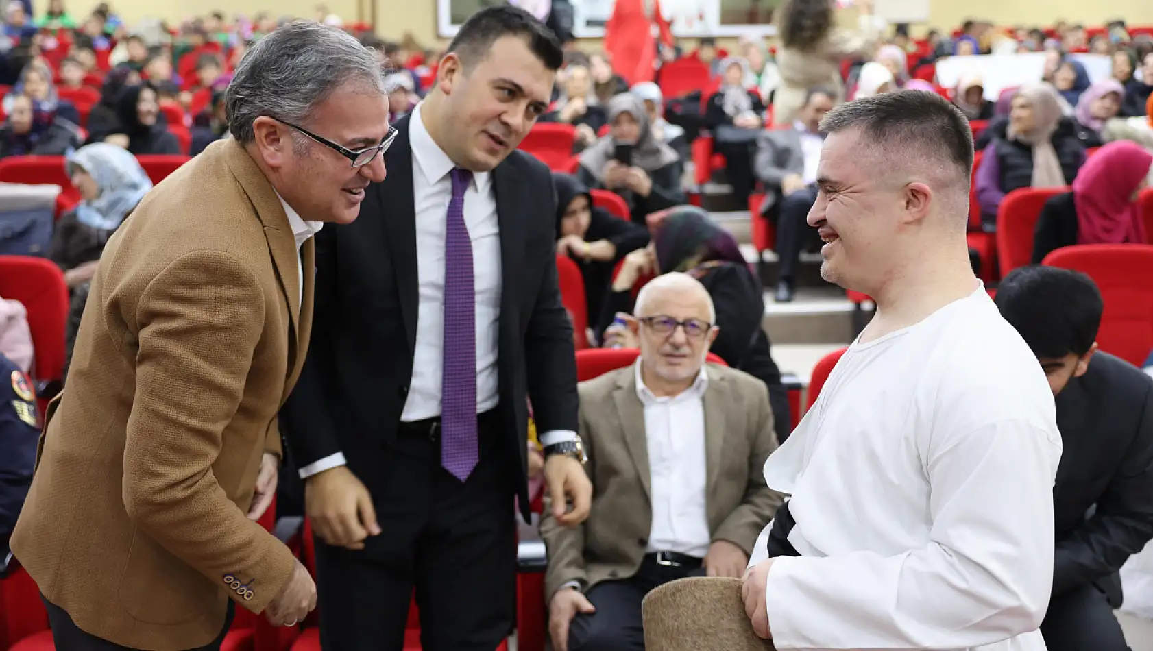 'Onları her yerde görüyoruz ama yokmuş gibi davranıyoruz'