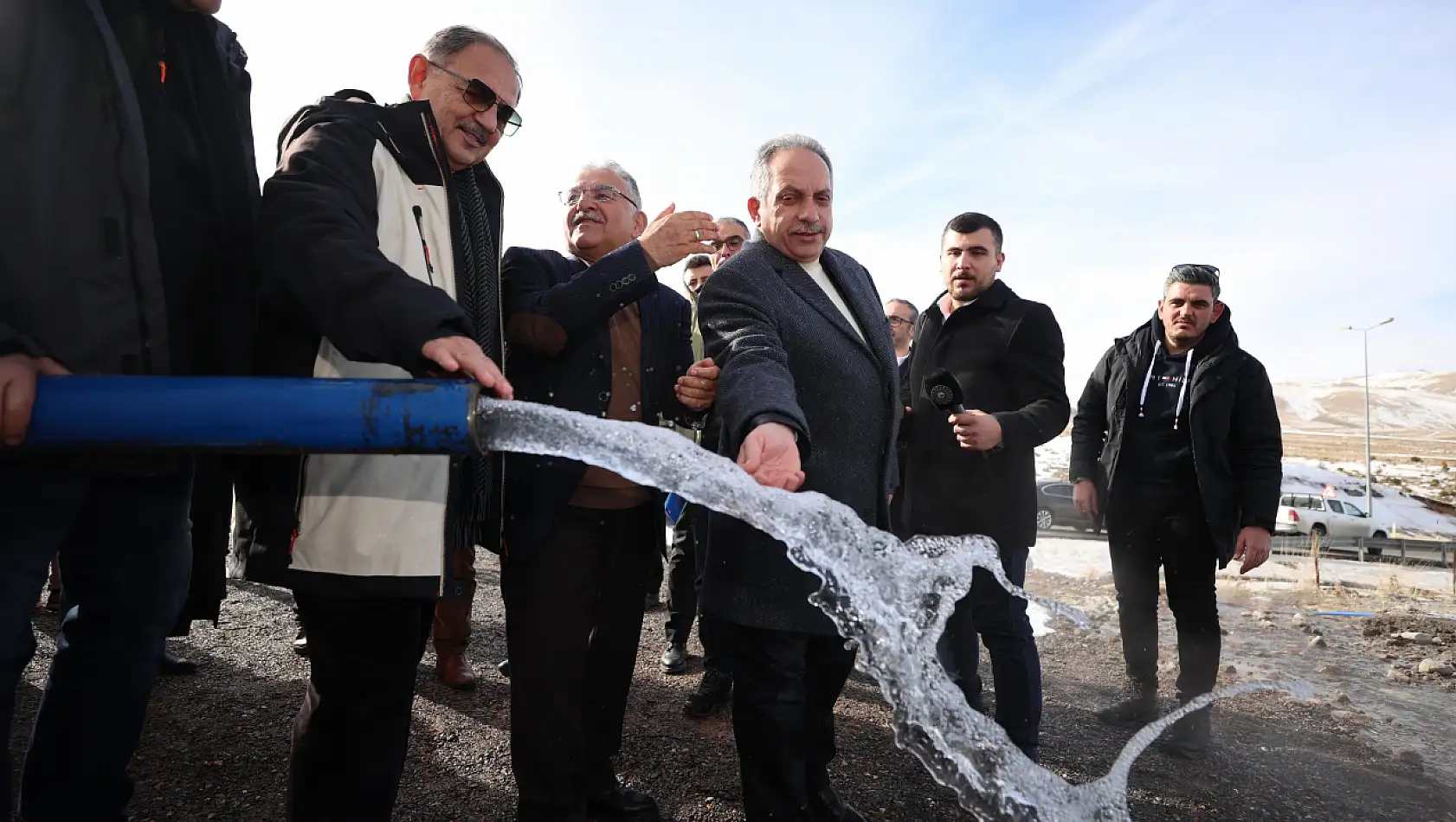 Özhaseki, Erciyes'ten fışkıran mucizeye dokundu