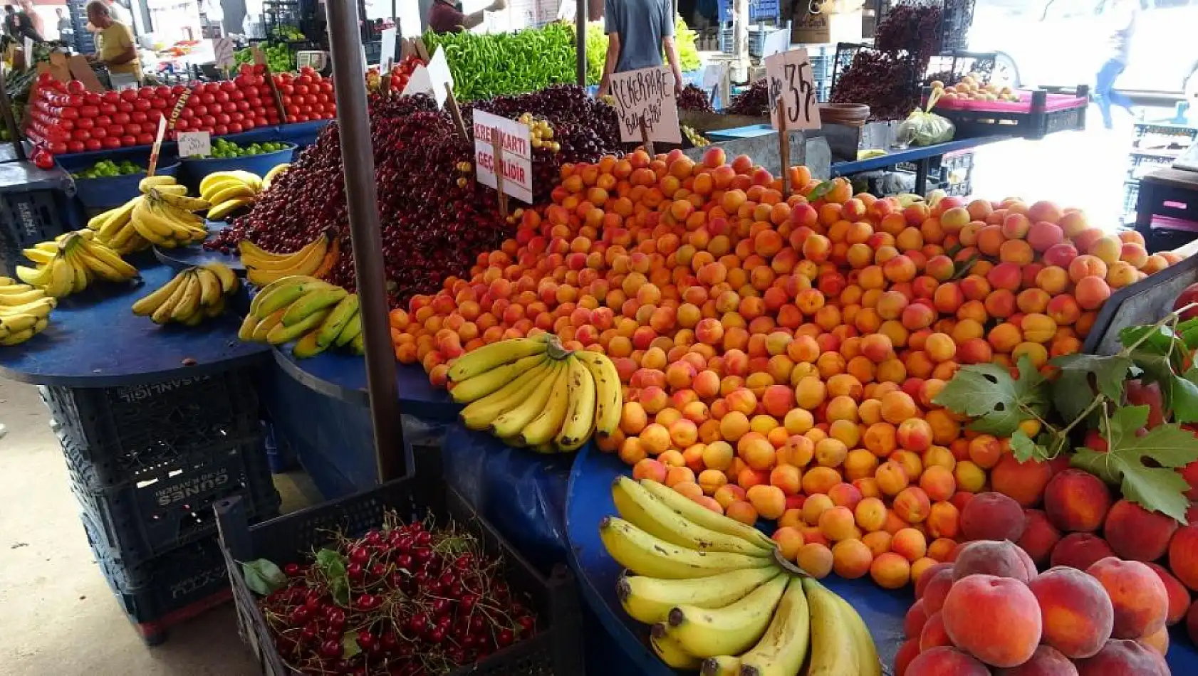 Pazarda sebze meyve fiyatları düştü mü?