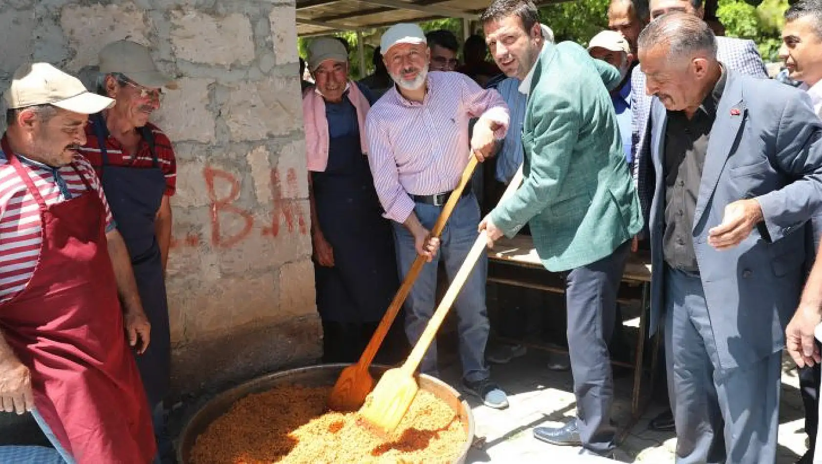 Pilav şenliğine vatandaşlardan yoğun ilgi