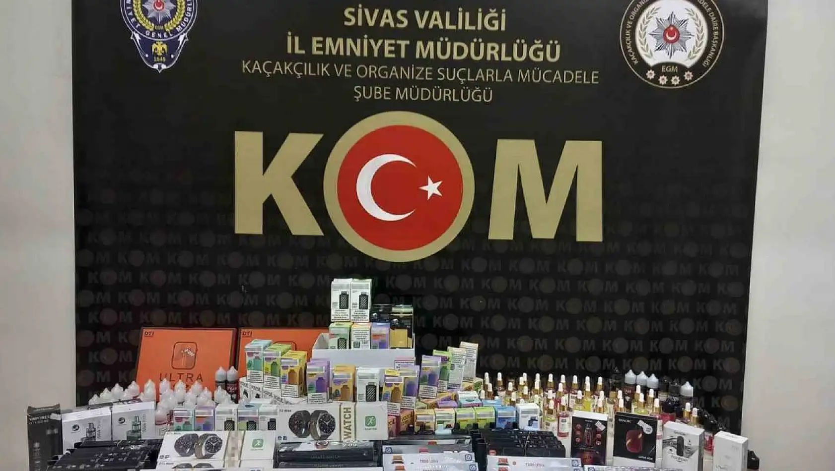 Sivas'ta kaçak elektronik sigara ve dijital saat ele geçirildi