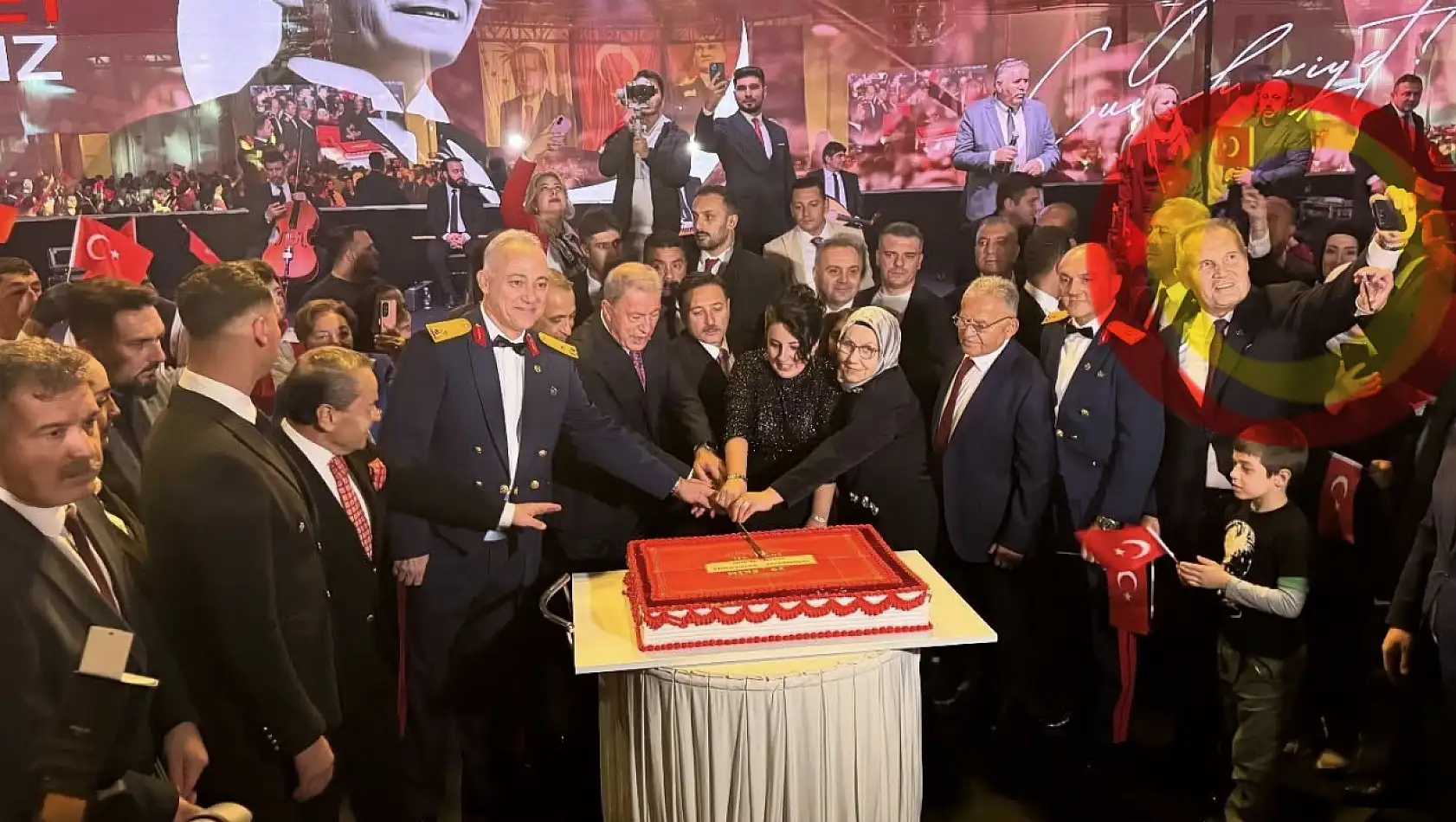 Süleyman Çetinsaya ilk kez Kayseri Cumhuriyet Resepsiyonu'nda. Peki neden ?