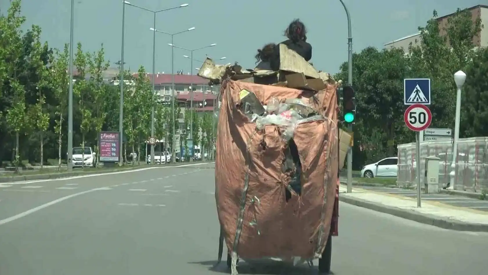 Canlarını tehlikeye attılar