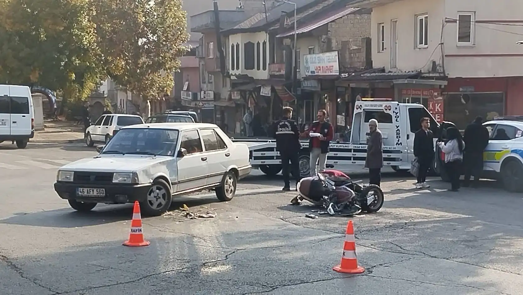 Ters yönden geldi motosiklete çarptı: 1 ölü