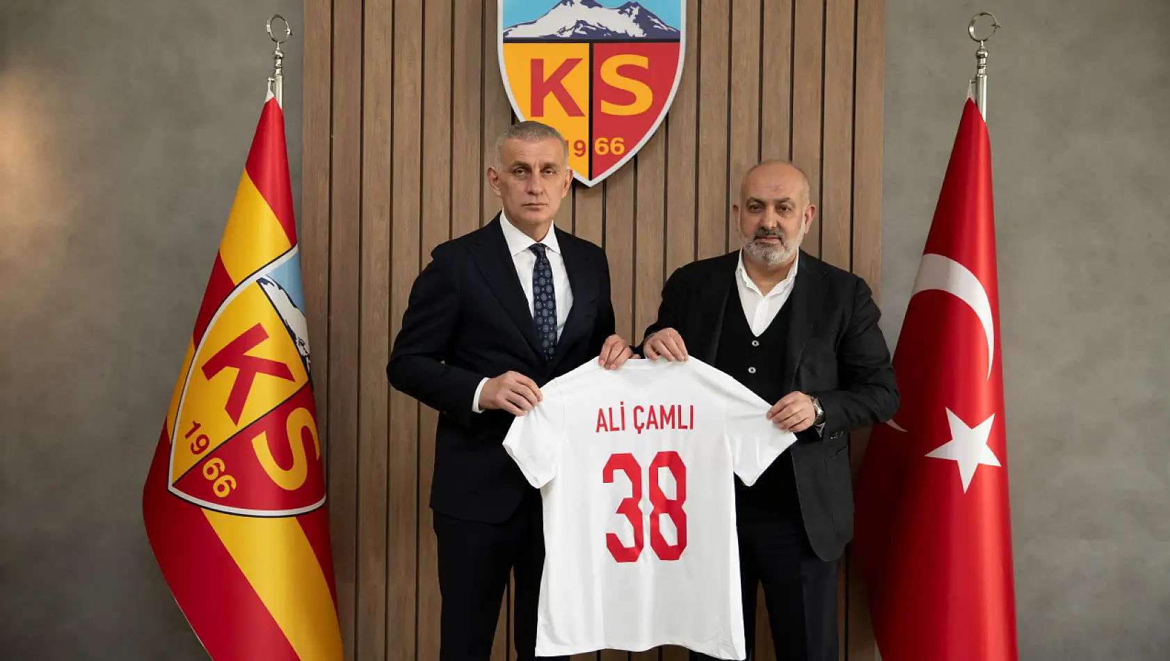 TFF Başkanı Hacıosmanoğlu, Kayserispor'u ziyaret etti