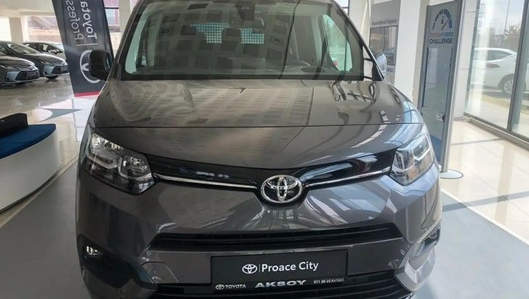 Toyota'nın yeni hafif ticarisi 'Proace City' lansman özel fiyatları ile alıcılarını bekliyor