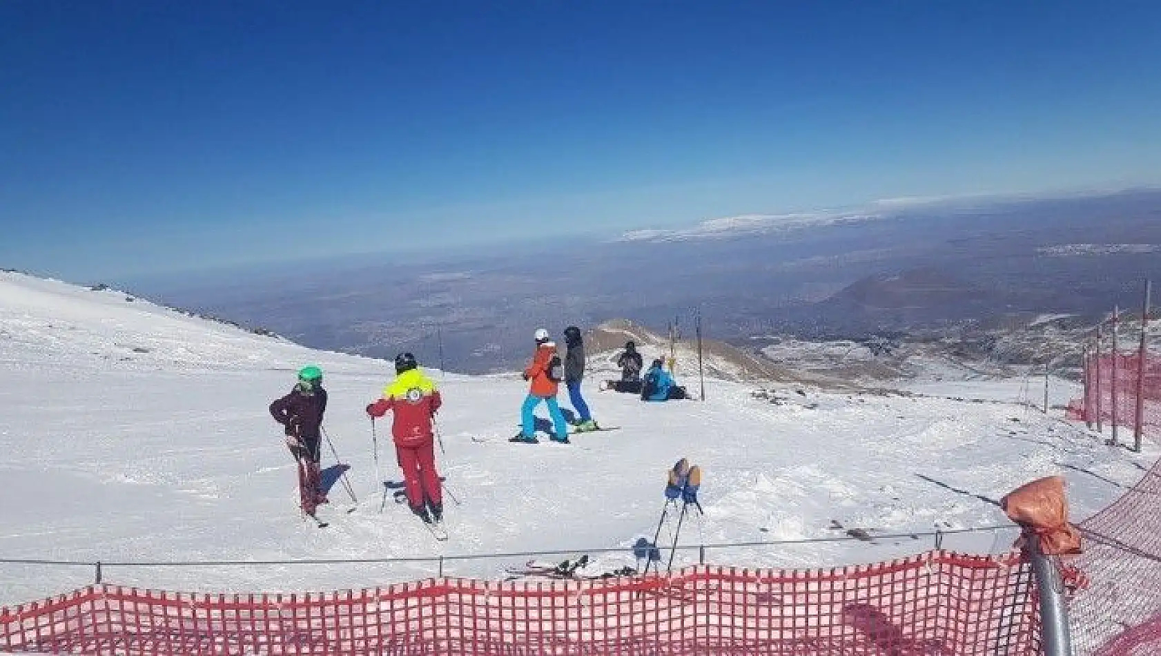 Erciyes Ottoman pisti kayakçıların akınına uğradı