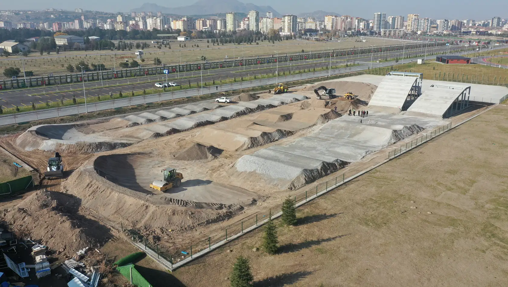 Türkiye'nin ikinci büyük BMX parkuru Kayseri'de