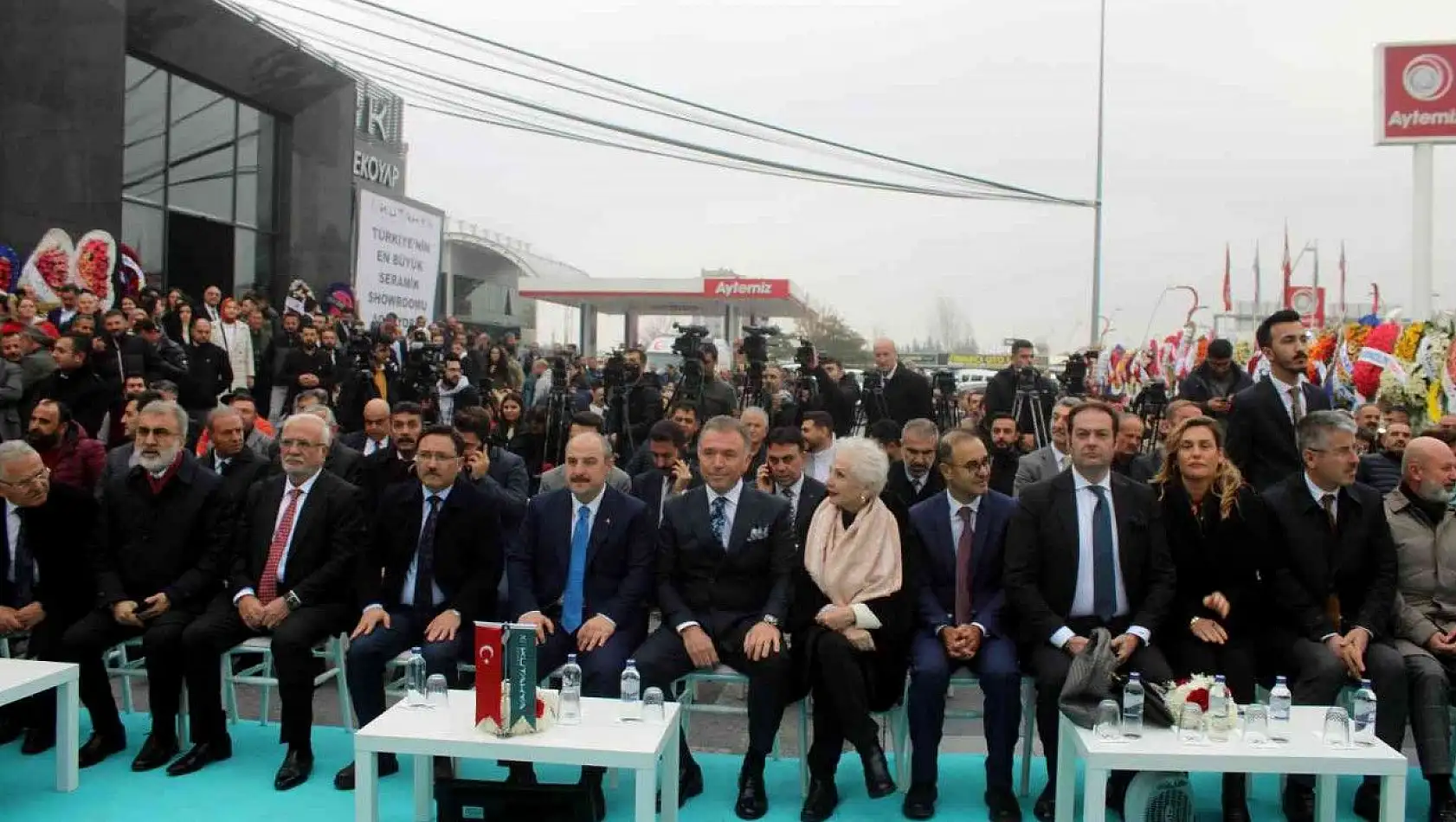 Bakan Varank, Dekoyap NG Kütahya Seramik mağazasının açılışına katıldı!