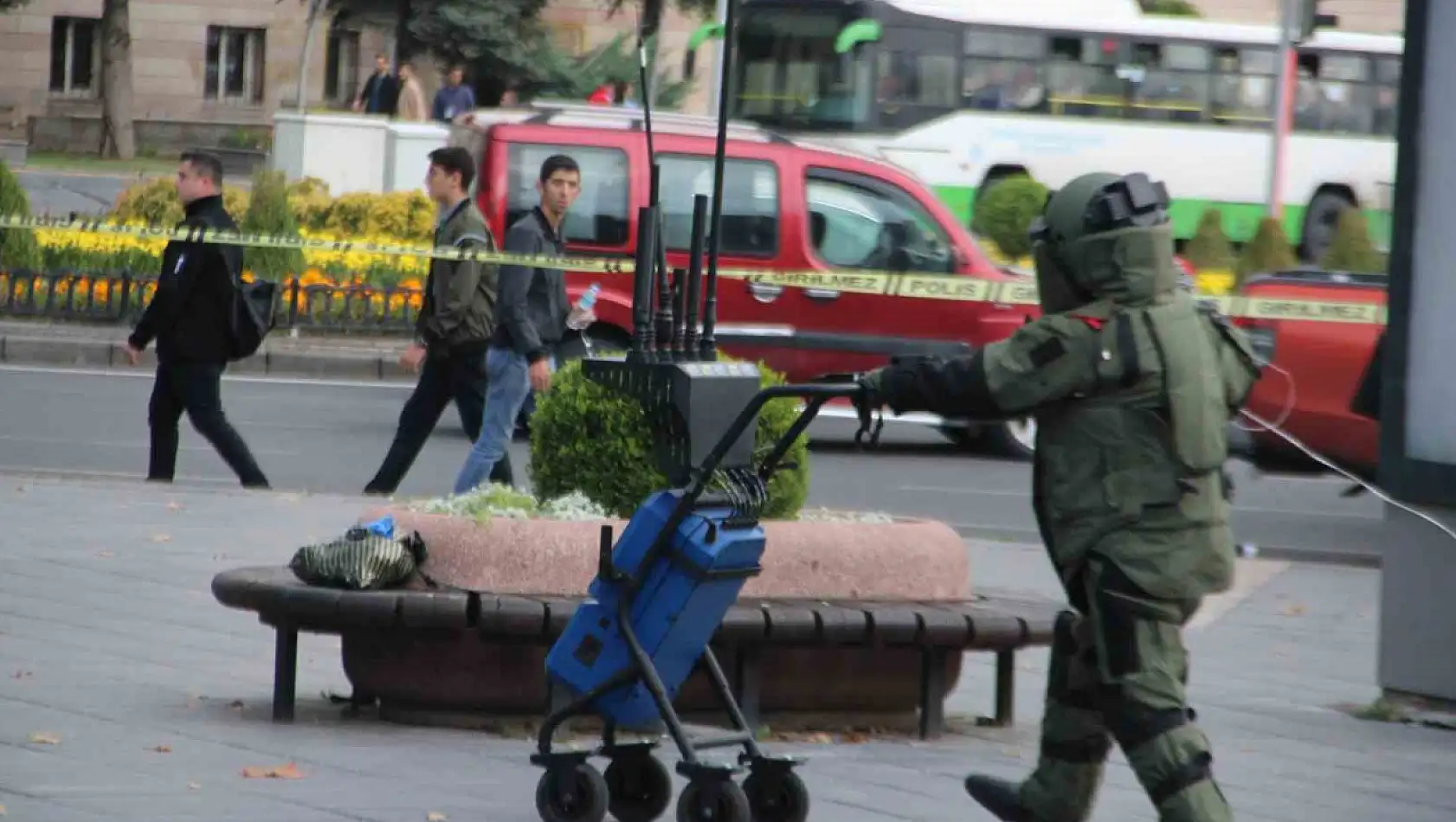 Kayseri Meydan'ında korkutan anlar! Hareketli saatler yaşandı...