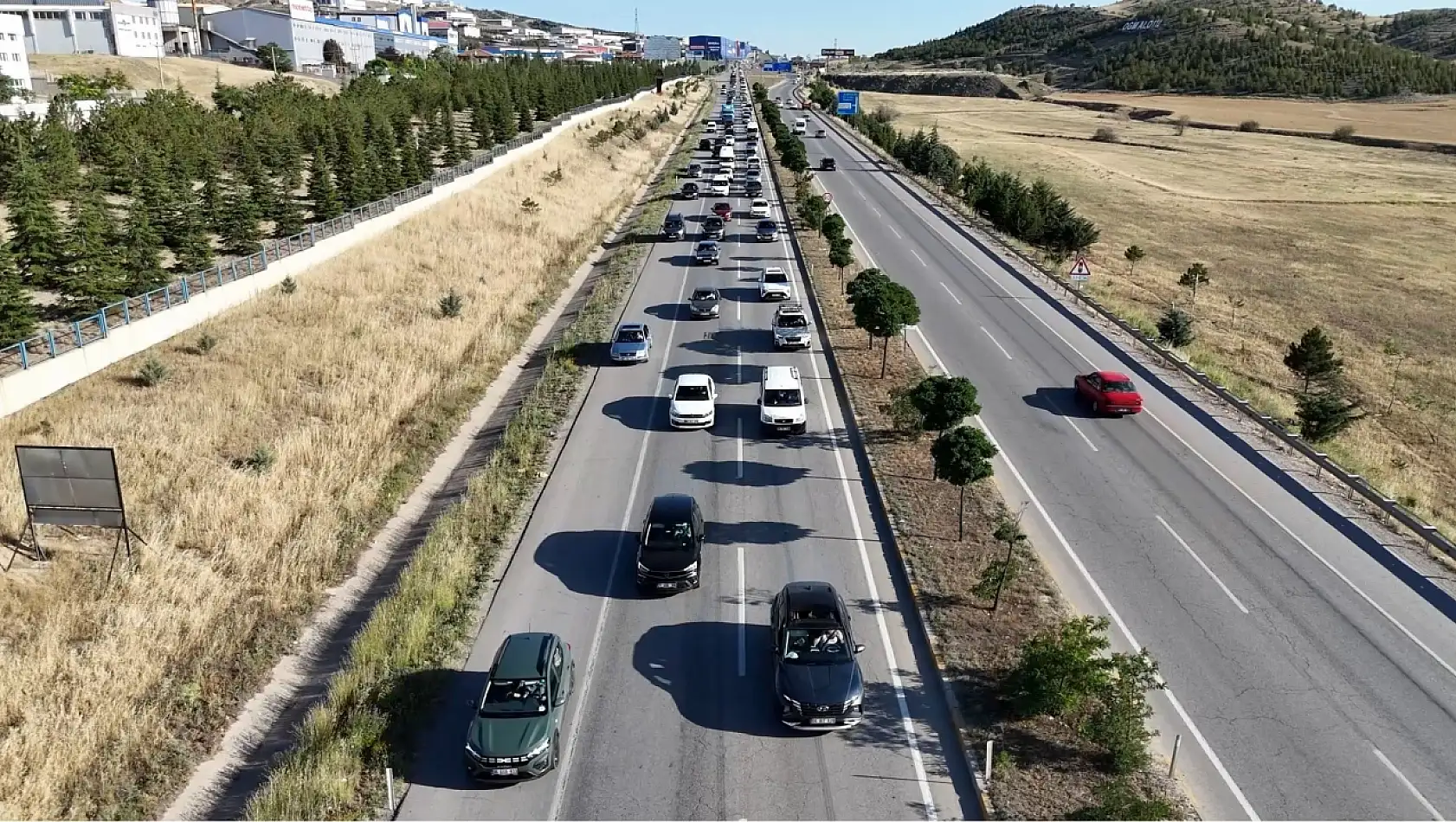 Yola çıkacaklar dikkat! Kilit Kavşak'ta yoğunluk var