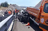 38 plakalı araç kaza yaptı: 2'si ağır 6 yaralı