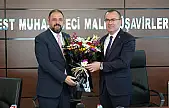 Altı yıllık başkanlığın ardından bayrak değişimi