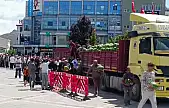 Kayseri'de ücretsiz karpuz dağıtıldı