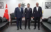 Eski Müdür ve Kayserisporlu eski Yönetici AK Parti il binasında ortaya çıktı