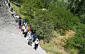 Kayseri'de Vali ve Başkan önde kalabalık arkasında nereye gidiyorlar?