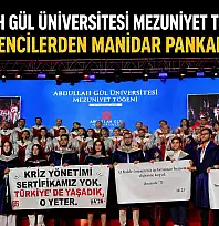 Abdullah Gül Üniversitesi mezuniyet töreninde öğrencilerden manidar pankartlar