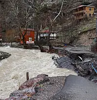 Afetin vurduğu bölgeyi Başkanlar adım adım gezdi