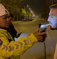 Alkollü sürücü polisle pazarlık yaptı: 'Ehliyetimi alma, kemerden ceza yaz'