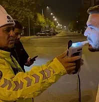 Alkollü sürücü polisle pazarlık yaptı: 'Kemerden ceza yaz'